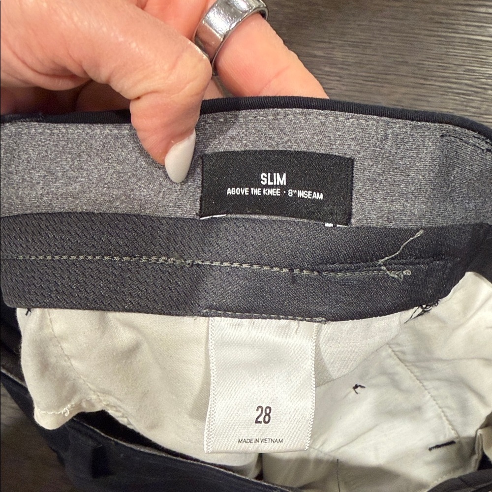 Express Men's Black Flat Front Shorts - Picture 6 of 6